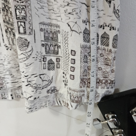 Cynthia Rowley Women's Plus Size White Graphic Top! - Picture 6 of 6